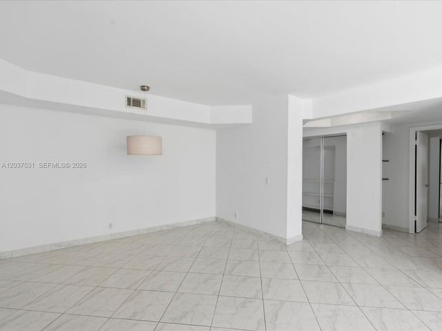 3610 Yacht Club Dr 702, Aventura, FL 33180
