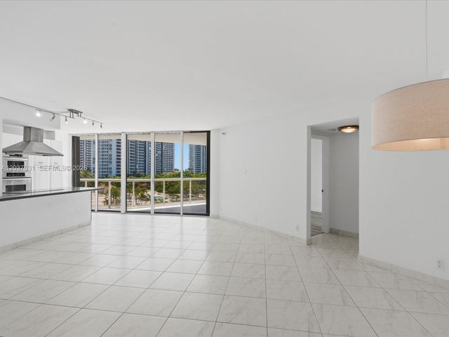 3610 Yacht Club Dr 702, Aventura, FL 33180