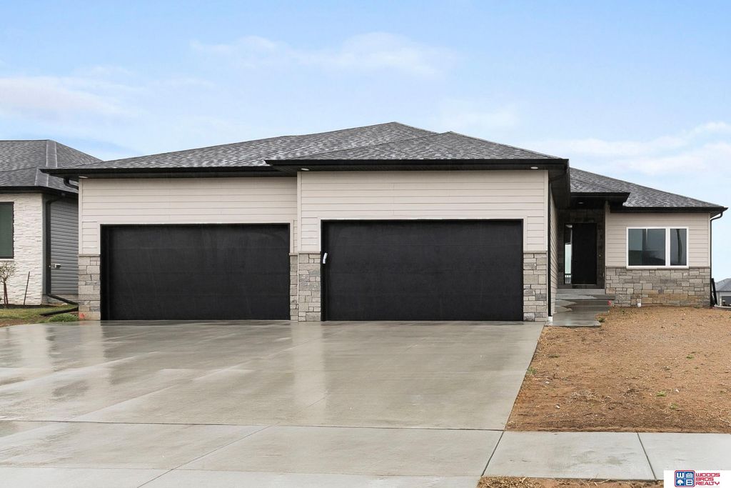 443 Deep Water Drive, Lincoln, NE 68527