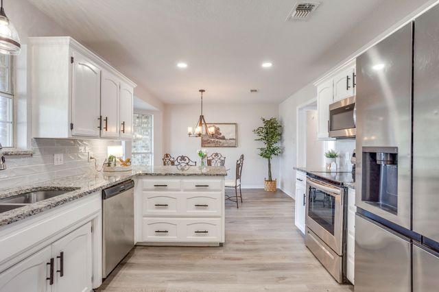 615 Rosewood Place, Joshua, TX 76058