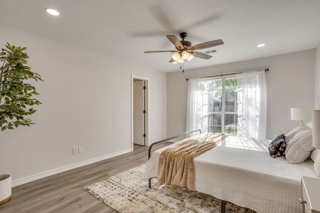 615 Rosewood Place, Joshua, TX 76058