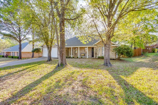 615 Rosewood Place, Joshua, TX 76058