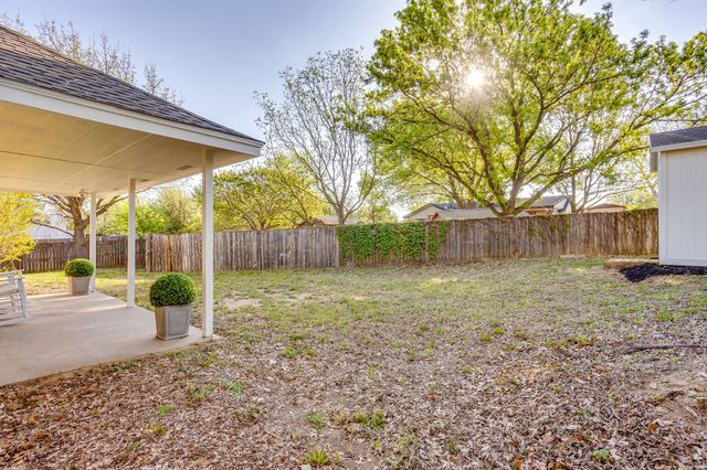 615 Rosewood Place, Joshua, TX 76058