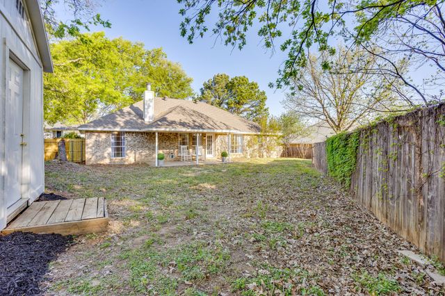 615 Rosewood Place, Joshua, TX 76058
