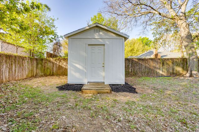 615 Rosewood Place, Joshua, TX 76058