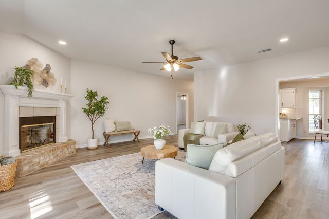 615 Rosewood Place, Joshua, TX 76058