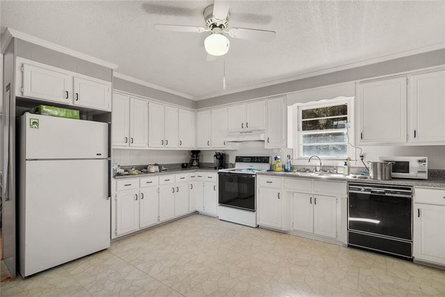 232 Nicholson Drive, Central, SC 29630