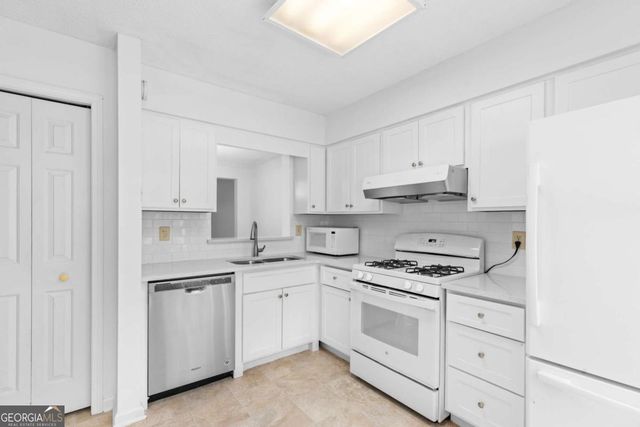 2883 Dresden Square Drive, Atlanta, GA 30341