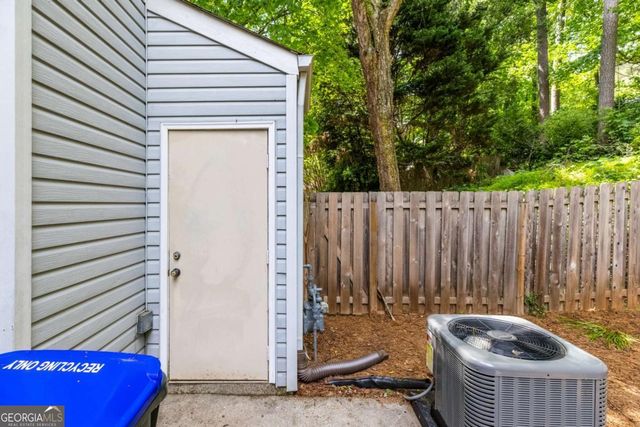 2883 Dresden Square Drive, Atlanta, GA 30341