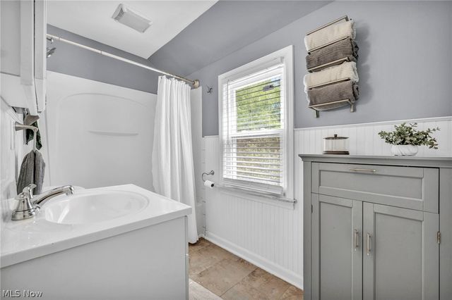 2181 Cranston Road, University Heights, OH 44118