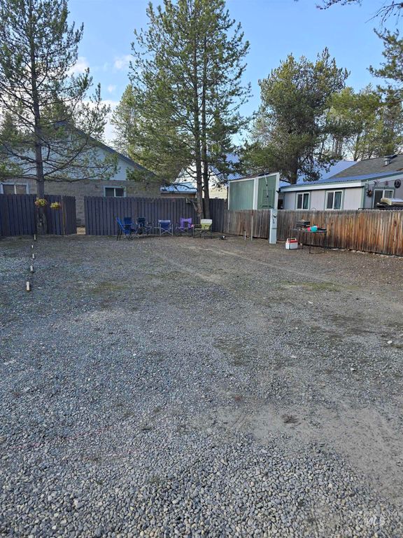 514 Sawyer St. D10, Cascade, ID 83611 photo 2