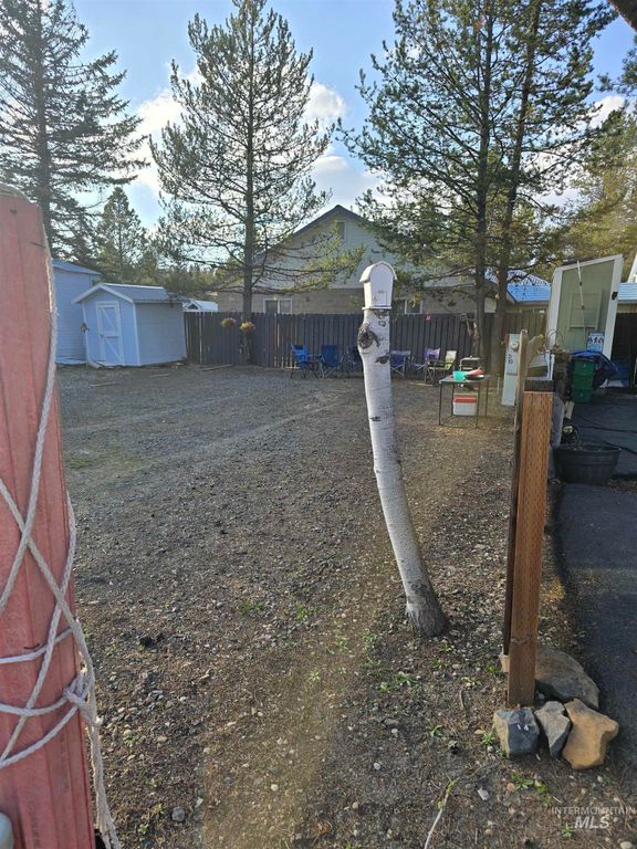 514 Sawyer St. D10, Cascade, ID 83611 photo 3