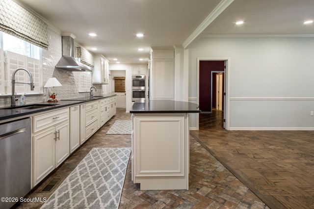 220 Lake Shore Drive, Alma, GA 31510