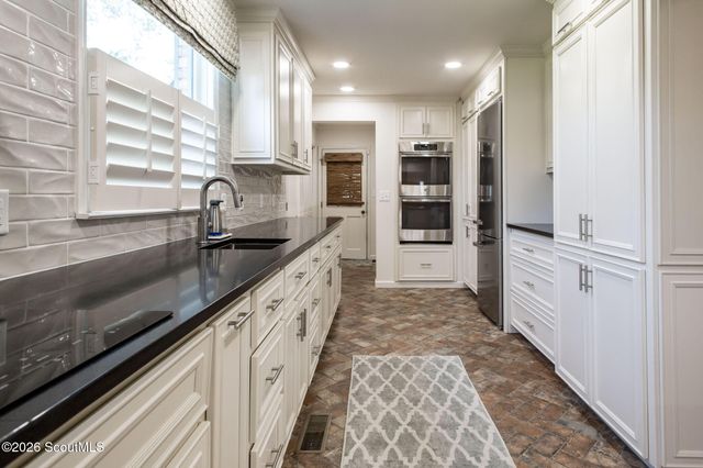 220 Lake Shore Drive, Alma, GA 31510