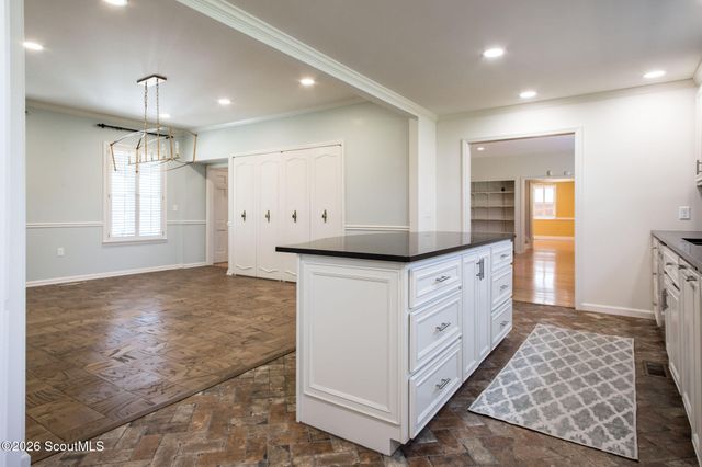 220 Lake Shore Drive, Alma, GA 31510