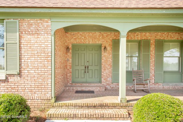 220 Lake Shore Drive, Alma, GA 31510