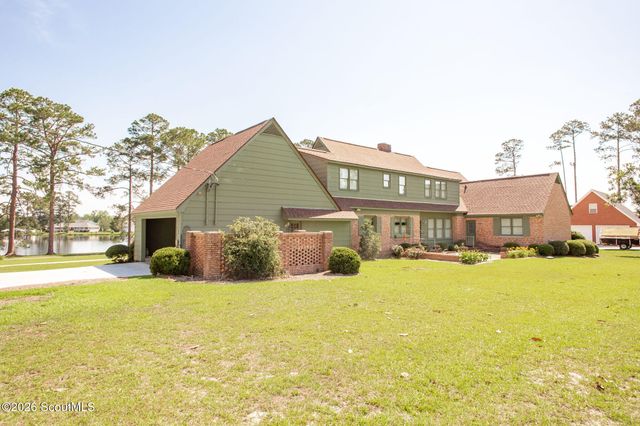 220 Lake Shore Drive, Alma, GA 31510