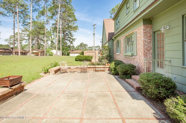 220 Lake Shore Drive, Alma, GA 31510