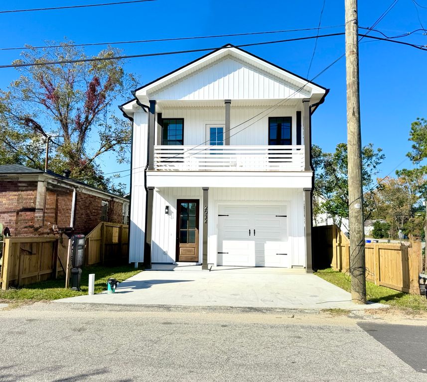 2032 Forest Avenue, North Charleston, SC 29405