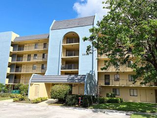 2828 Tennis Club Drive 207, West Palm Beach, FL 33417