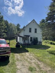 97 Old Wakefield Road, Milton, NH 03851