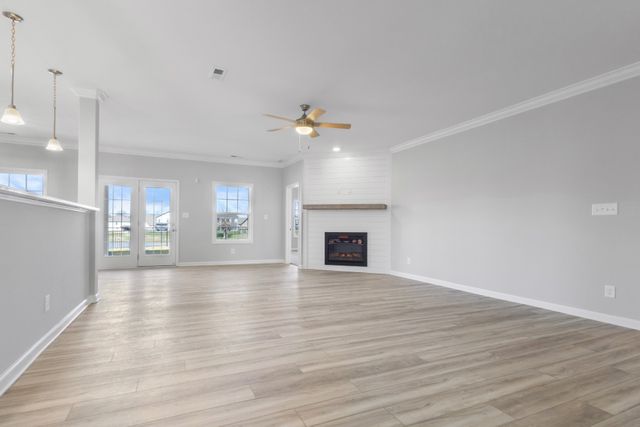 1377 Ross Farms Blvd, Clarksville, TN 37043