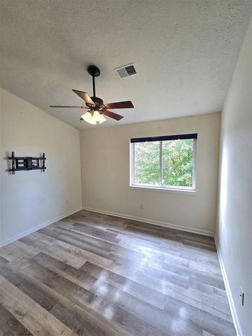 5835 Crosswinds Drive 31, Norton Shores, MI 49444