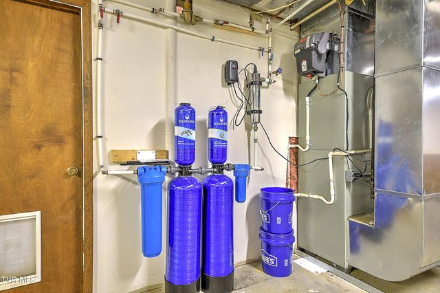 1239 Olde Oaks Drive, Gray, TN 37615