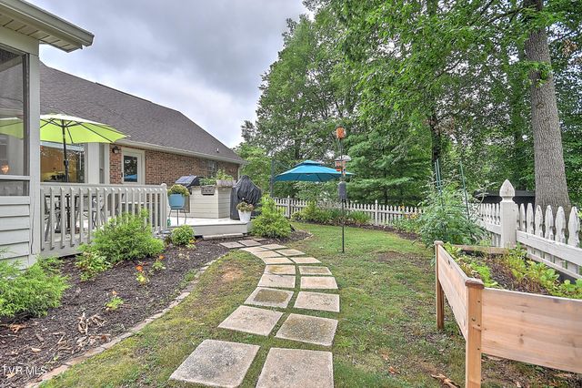 1239 Olde Oaks Drive, Gray, TN 37615