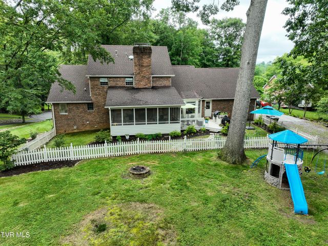 1239 Olde Oaks Drive, Gray, TN 37615