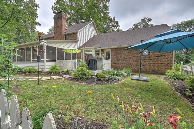 1239 Olde Oaks Drive, Gray, TN 37615