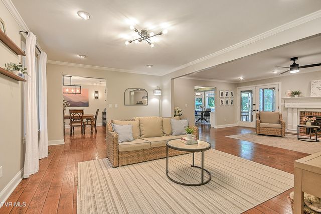 1239 Olde Oaks Drive, Gray, TN 37615