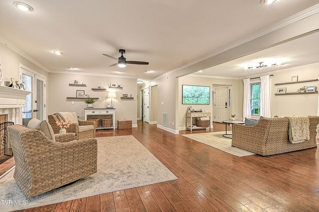 1239 Olde Oaks Drive, Gray, TN 37615