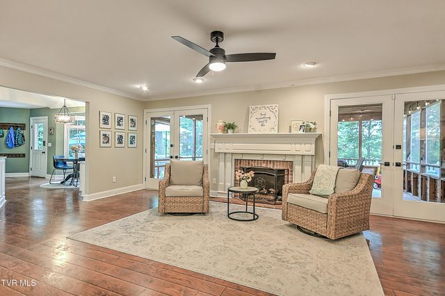 1239 Olde Oaks Drive, Gray, TN 37615