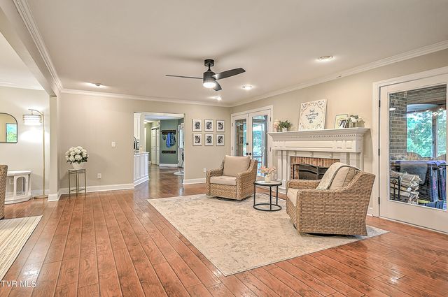 1239 Olde Oaks Drive, Gray, TN 37615