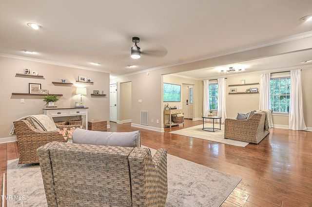 1239 Olde Oaks Drive, Gray, TN 37615