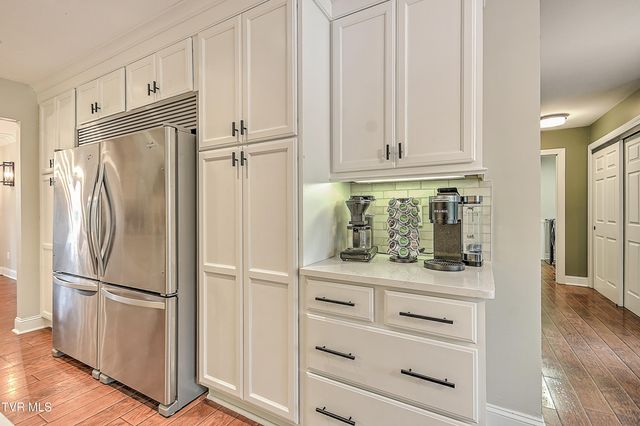 1239 Olde Oaks Drive, Gray, TN 37615