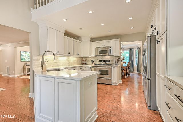 1239 Olde Oaks Drive, Gray, TN 37615