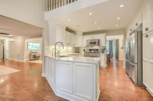 1239 Olde Oaks Drive, Gray, TN 37615