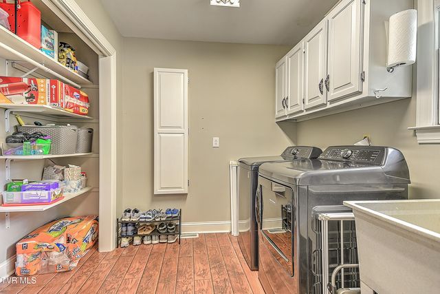 1239 Olde Oaks Drive, Gray, TN 37615