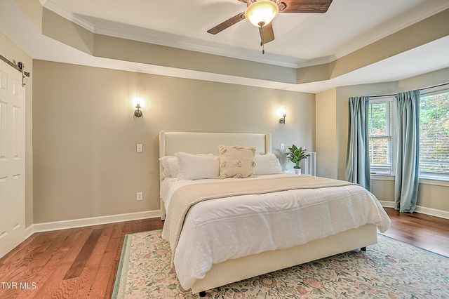 1239 Olde Oaks Drive, Gray, TN 37615