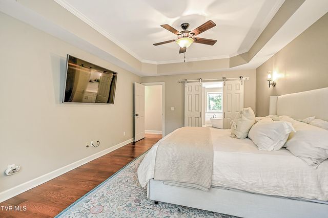 1239 Olde Oaks Drive, Gray, TN 37615