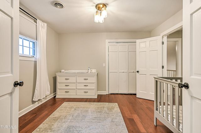 1239 Olde Oaks Drive, Gray, TN 37615