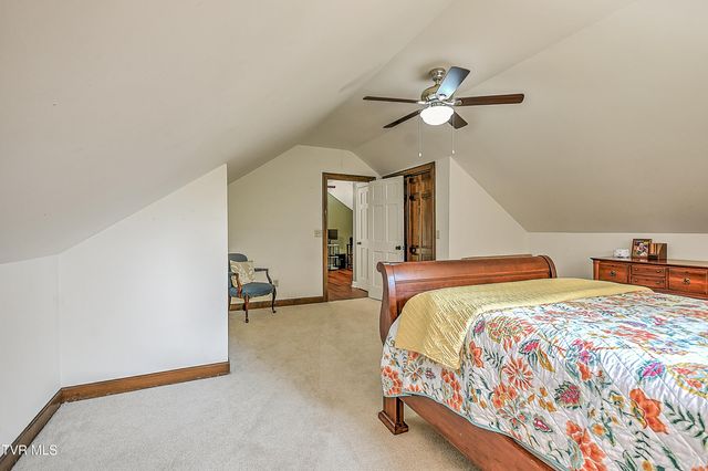 1239 Olde Oaks Drive, Gray, TN 37615