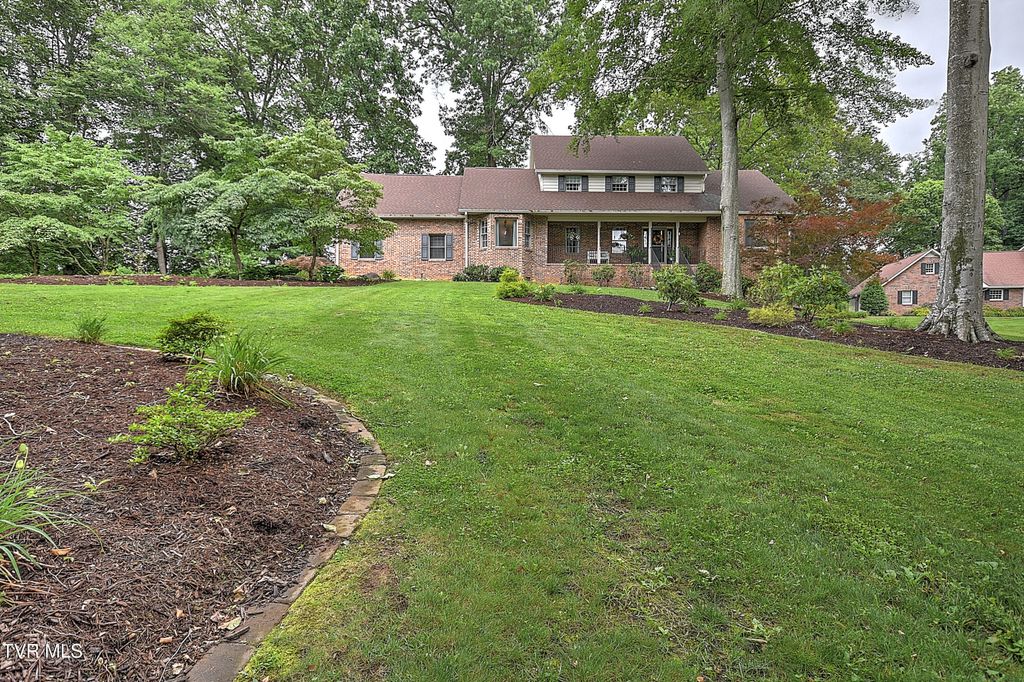 1239 Olde Oaks Drive, Gray, TN 37615