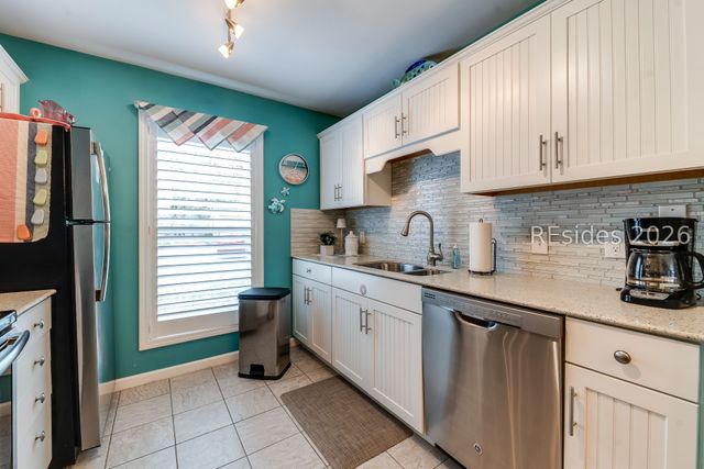 12 Valencia Rd Apt 20, Hilton Head Island, SC 29928