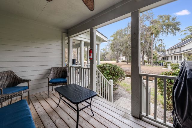 12 Valencia Rd Apt 20, Hilton Head Island, SC 29928
