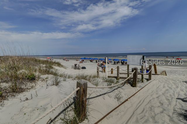 12 Valencia Rd Apt 20, Hilton Head Island, SC 29928