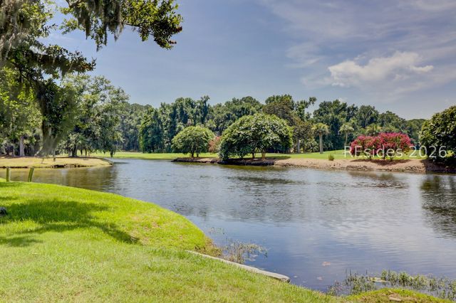 12 Valencia Rd Apt 20, Hilton Head Island, SC 29928