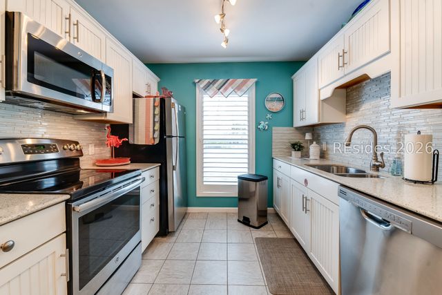 12 Valencia Rd Apt 20, Hilton Head Island, SC 29928